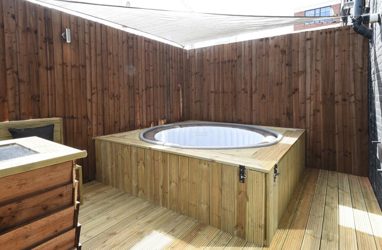Апартаменты Slps 14 Hot Tub, Bar & Outdoor Terrace Манчестер Экстерьер фото